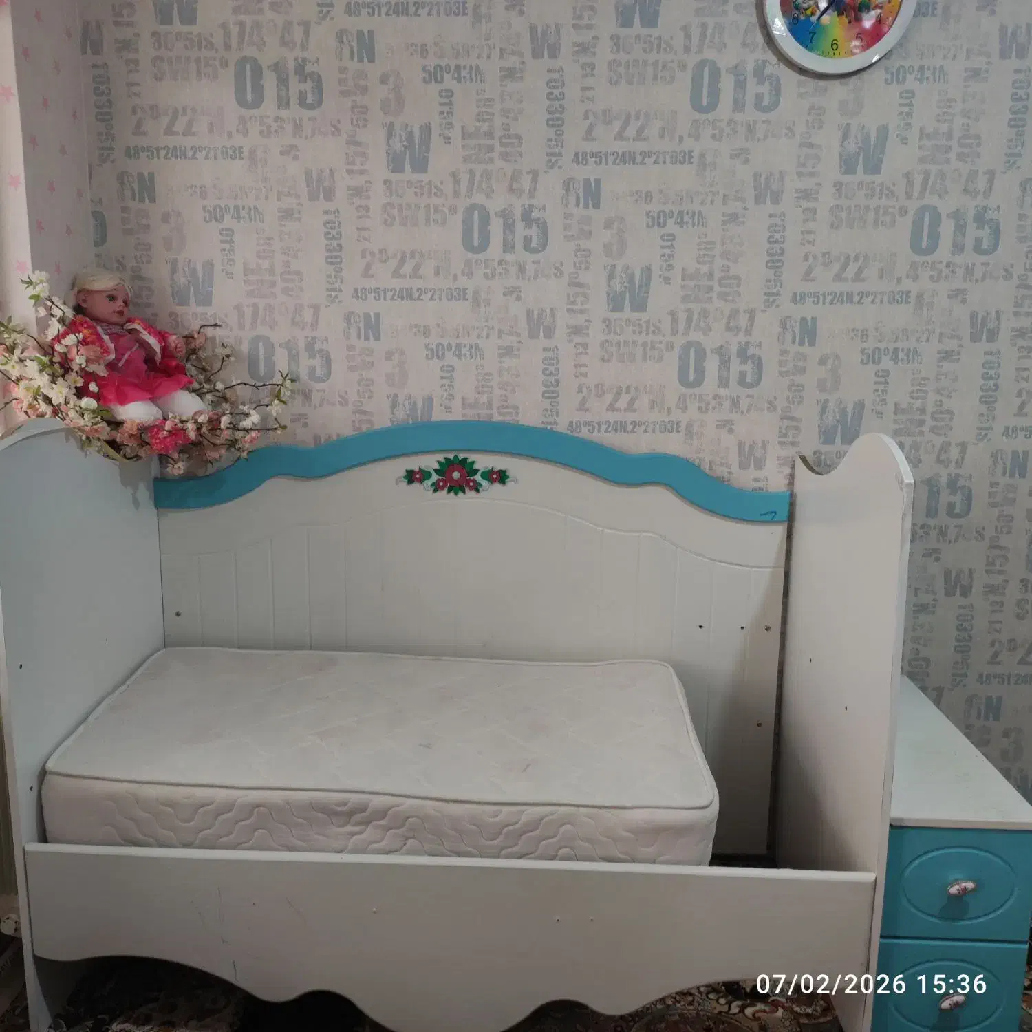 تخت نوزاد نوجوان|تخت و سرویس خواب|شیراز, شهرک بزین|دیوار