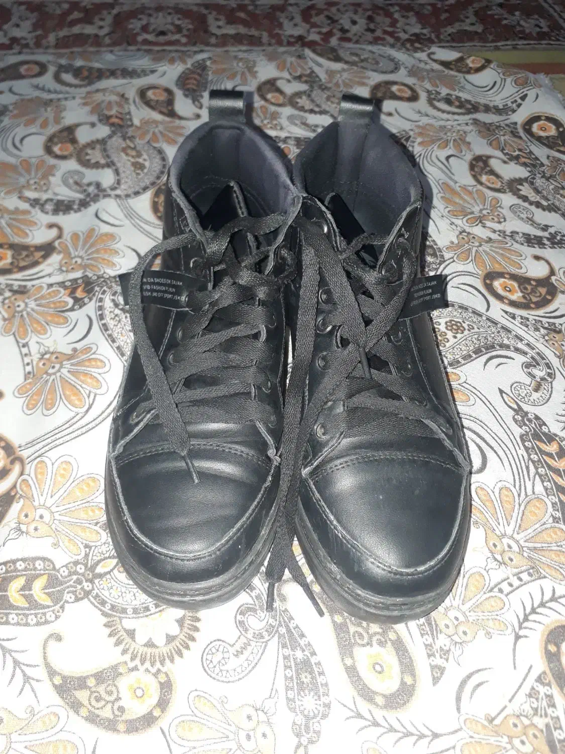 کفش نیم پوت|کیف، کفش، کمربند|نقده, |دیوار