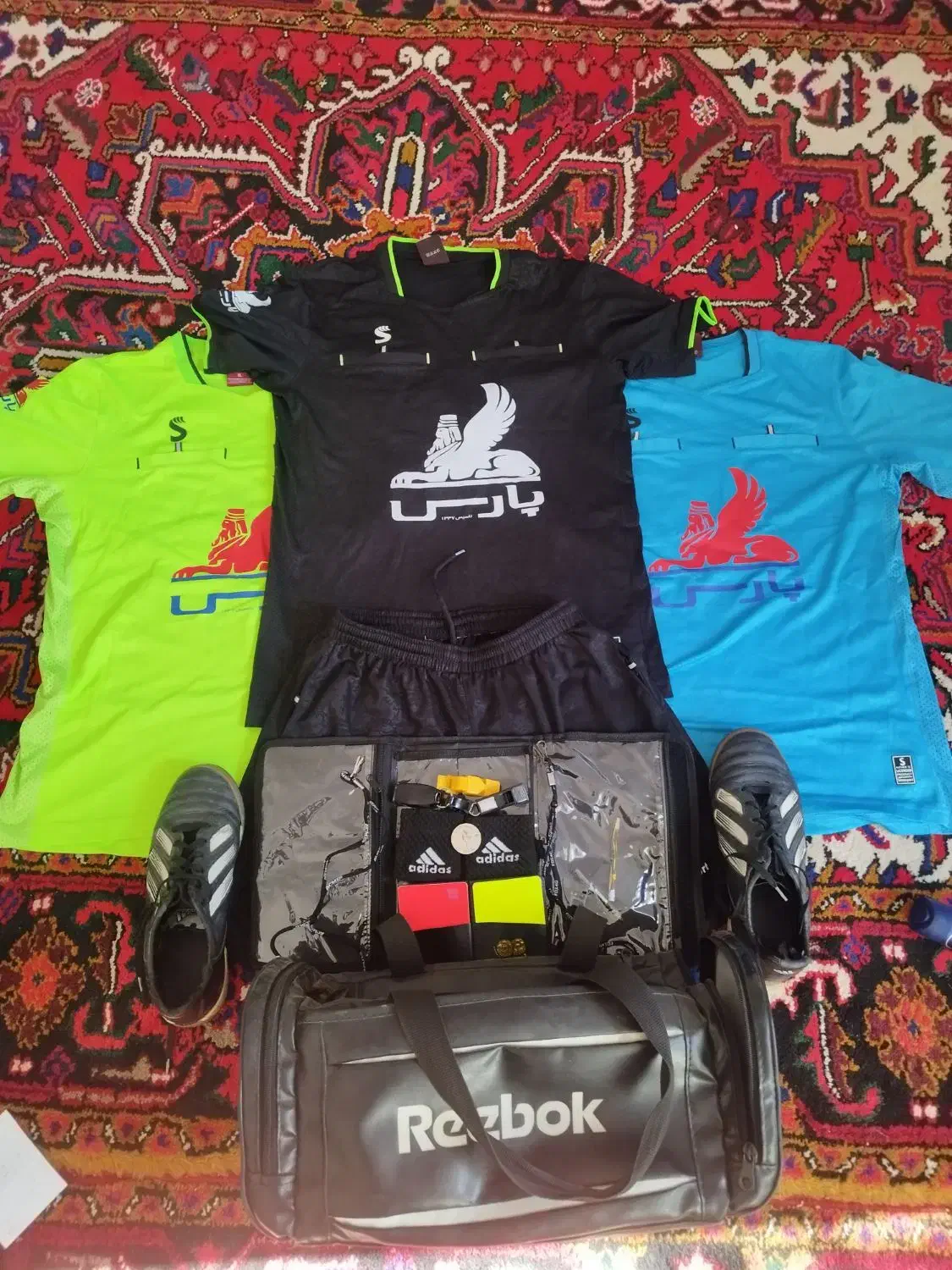 تمام لوازم مورد نیاز داوری فوتبال|تجهیزات ورزشی|گوگان, |دیوار