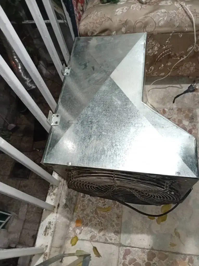 دو عدد هواکش قوی و سالم|پنکه و تصفیهکنندهٔ هوا|تبریز, |دیوار