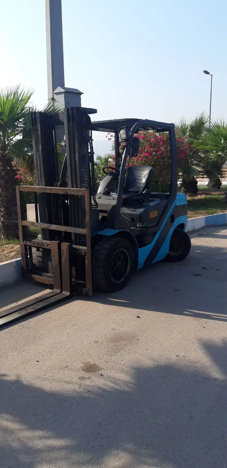 لیفتراک ۳تن موتور ایسوزو|ماشین‌آلات صنعتی|بندرعباس, |دیوار