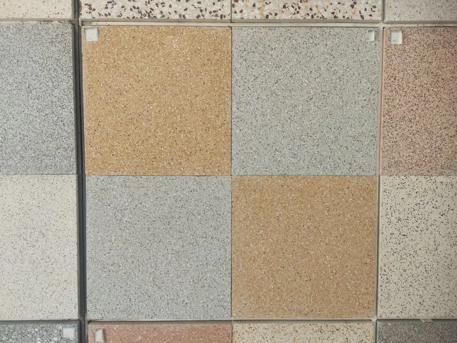 موزاییک ۴۰ در ۴۰ و نرده باغچه با کیفیت ممتاز|مصالح و تجهیزات ساختمان|اصفهان, مشکین|دیوار