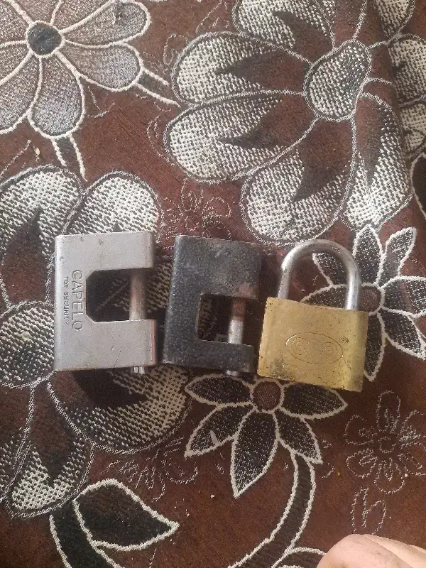 دوتاوقفل کتابی ویکی ساده|ابزارآلات|محمدشهر, محمدشهر|دیوار