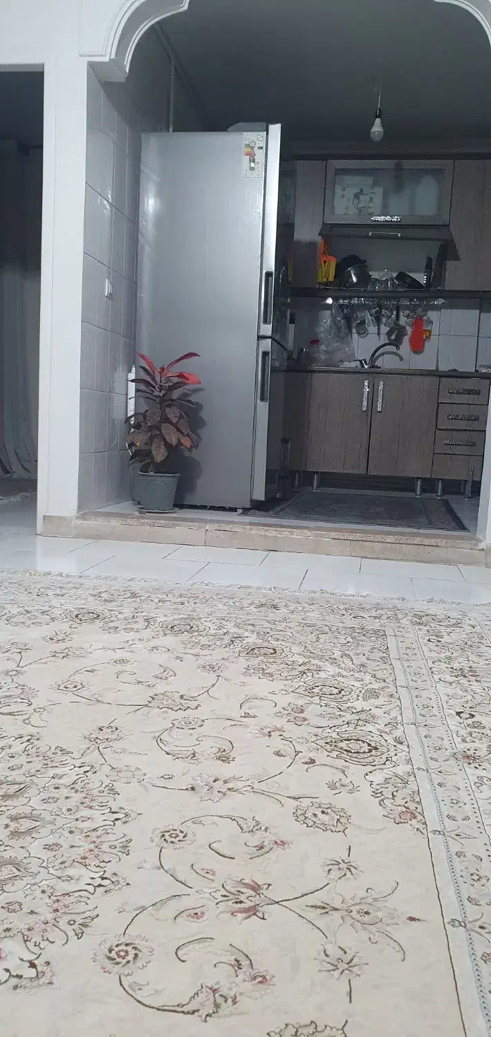 هم خونه فقط و فقط خانم کارمند یا دانشجو|اجارهٔ آپارتمان|اصفهان, حصه جنوبی|دیوار