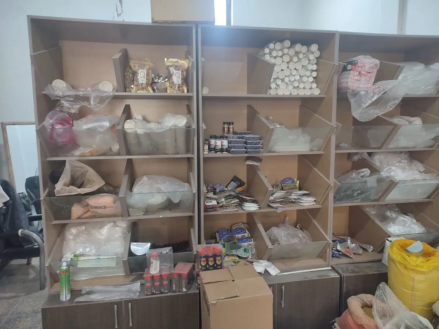 قفسه حبوبات و پیشخوان|فروشگاه و مغازه|شهرکرد, |دیوار