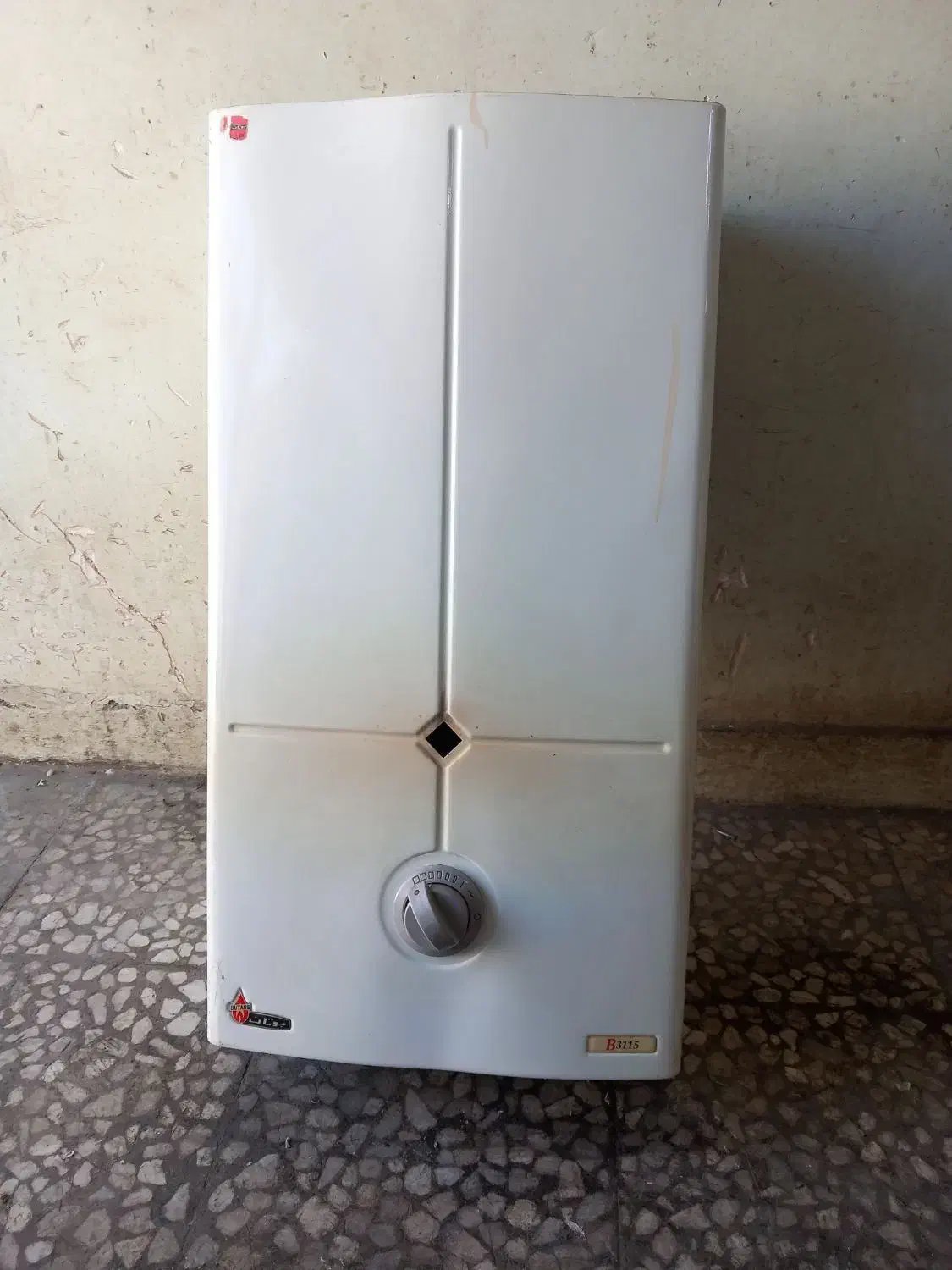 آبگرمکن دیواری بوتان ۳۱۱۵|آبگرمکن، پکیج، شوفاژ|اصفهان, آبشار|دیوار