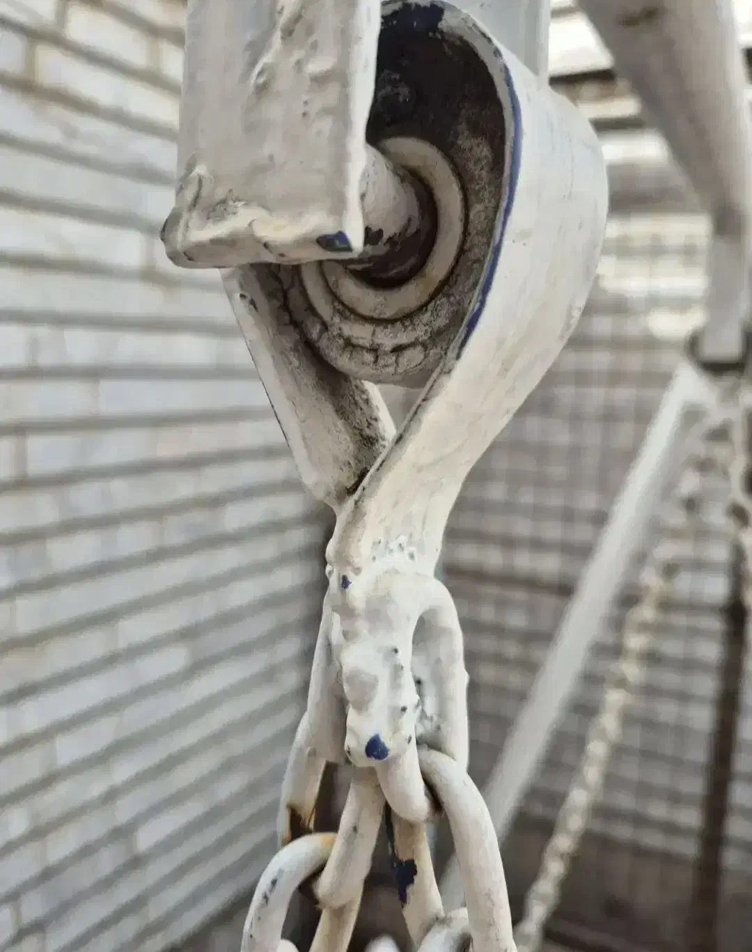 تاب فلزی بزرگ|اسباب‌‌بازی|شاهین‌شهر, گرگاب|دیوار