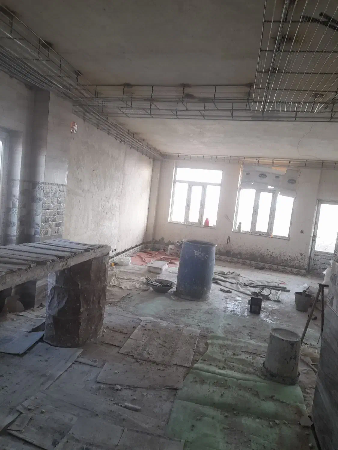 جوشکاری راویزکاری نورمخفی مدرن(سقف کاذب)|خدمات پیشه و مهارت|مراغه, |دیوار