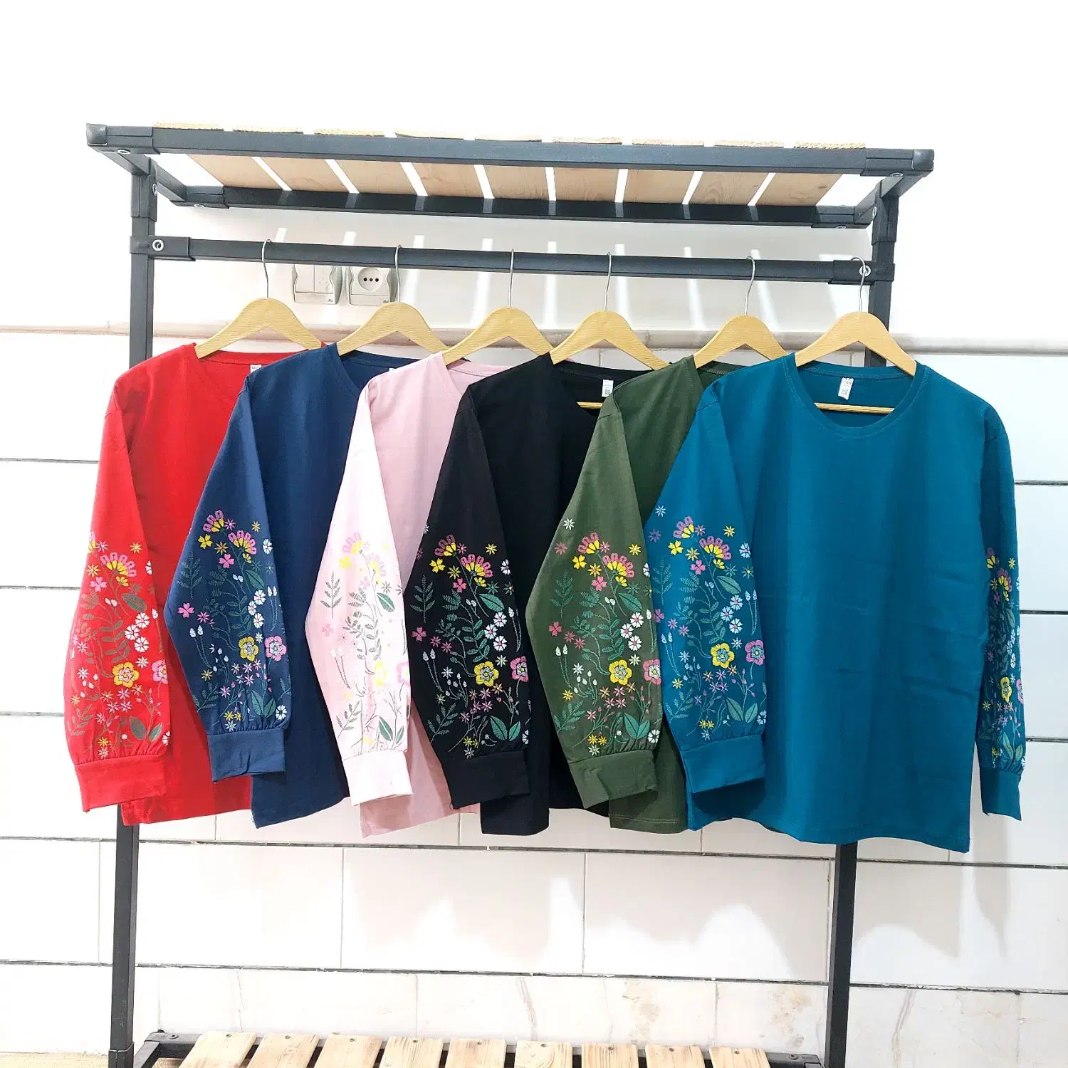 لباس روز مادر|لباس|قم, چهل درخت|دیوار