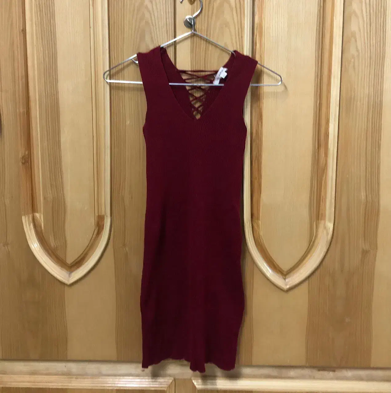 تعدادی لباس|لباس|شاهین‌شهر, فردوسی|دیوار