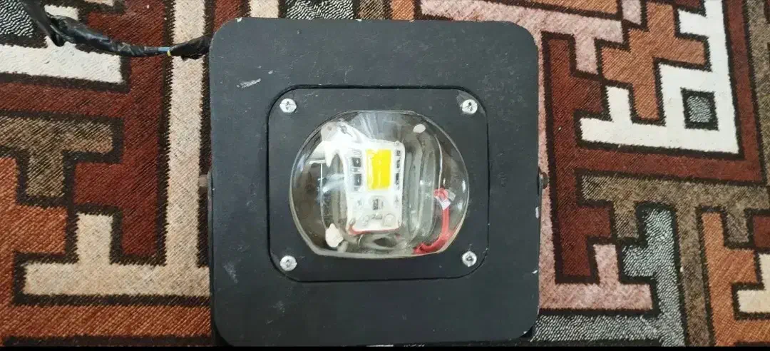 پرژکتور ۵۰ وان|لامپ و چراغ|گلبهار, شهر جدید گلبهار|دیوار