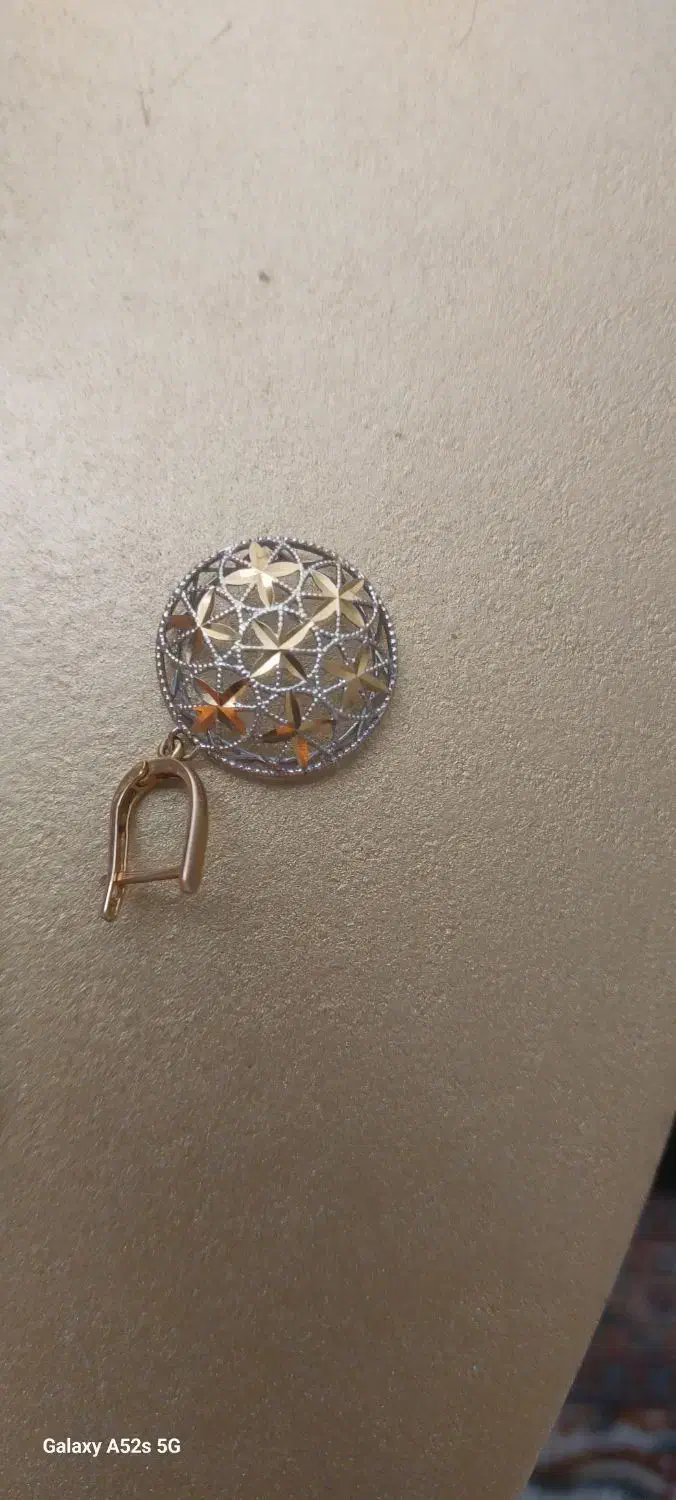 یک عدد گوشواره گم شده|اشیا|تبریز, |دیوار