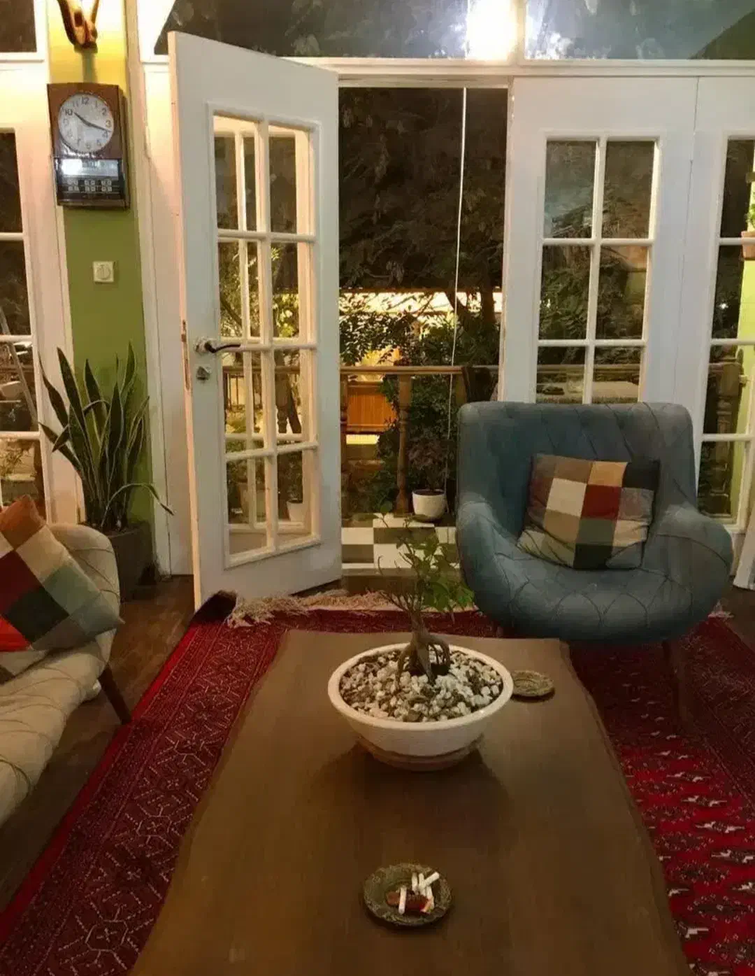 ۱۰۰ متر حیاط دار / آلاچیق و‌ کلبه چوبی / سهروردی