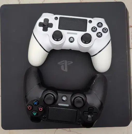 ps4 slim 1 gig دو دسته به همراه بازی FC 26 و...|کنسول، بازی ویدئویی و آنلاین|تهران, المهدی|دیوار