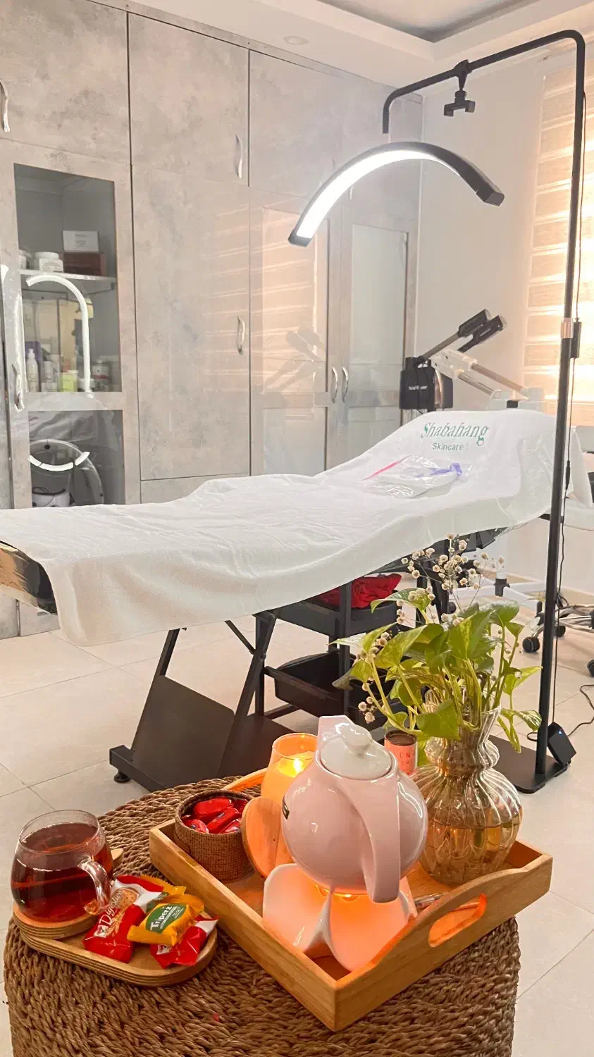 اجاره اتاق در سالن زیبایی/شخصی یا اشتراکی|اجارهٔ دفتر کار، اتاق اداری، مطب|رشت, کاکتوس|دیوار