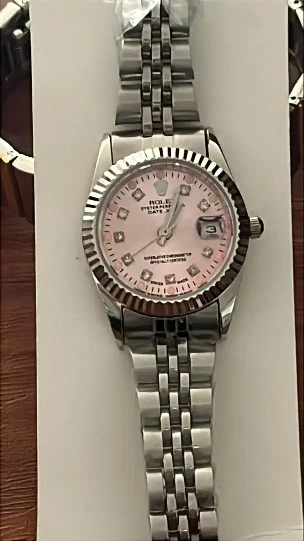 فروش  ساعت زنانه رنگ ثابت کیفیت عالی|ساعت|زرند, |دیوار