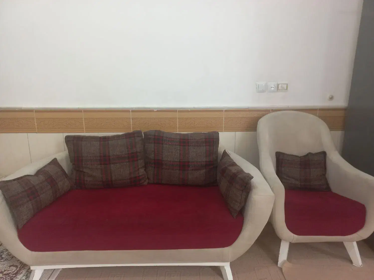 مبل راحتی|مبلمان خانگی و میز عسلی|قم, شاه ابراهیم|دیوار