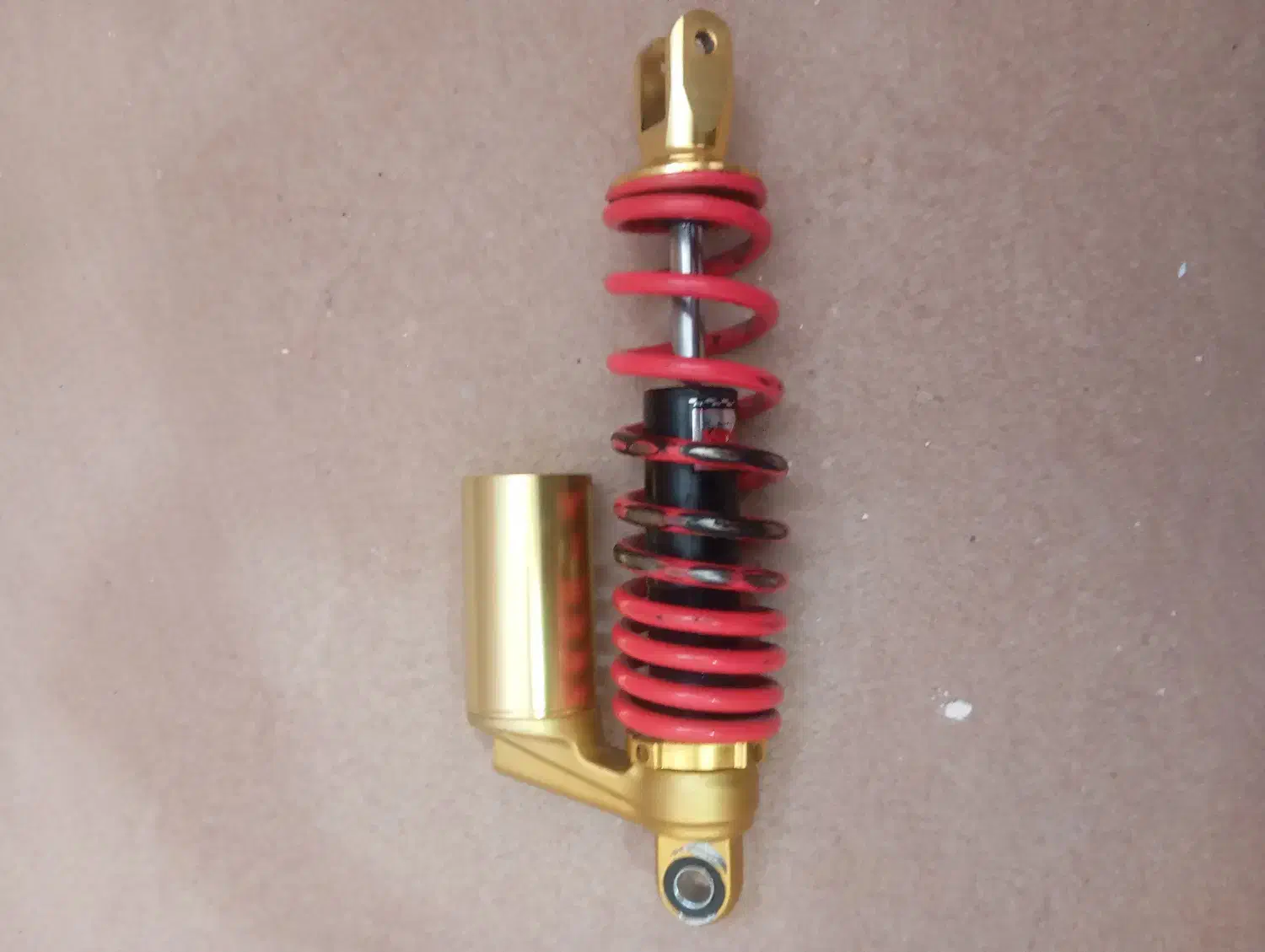 کمک عقب‌ تک|قطعات یدکی و لوازم جانبی|شیراز, چوگیاه‎|دیوار