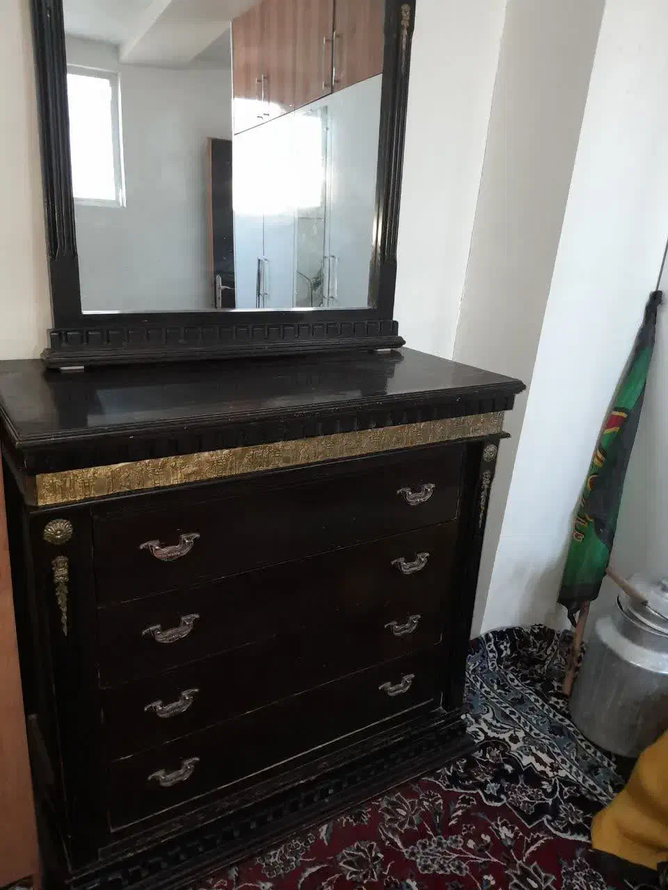 دراور 4 کشویی چوبی به همراه آینه در حد نو|جاکفشی، کمد، دراور|بجنورد, |دیوار