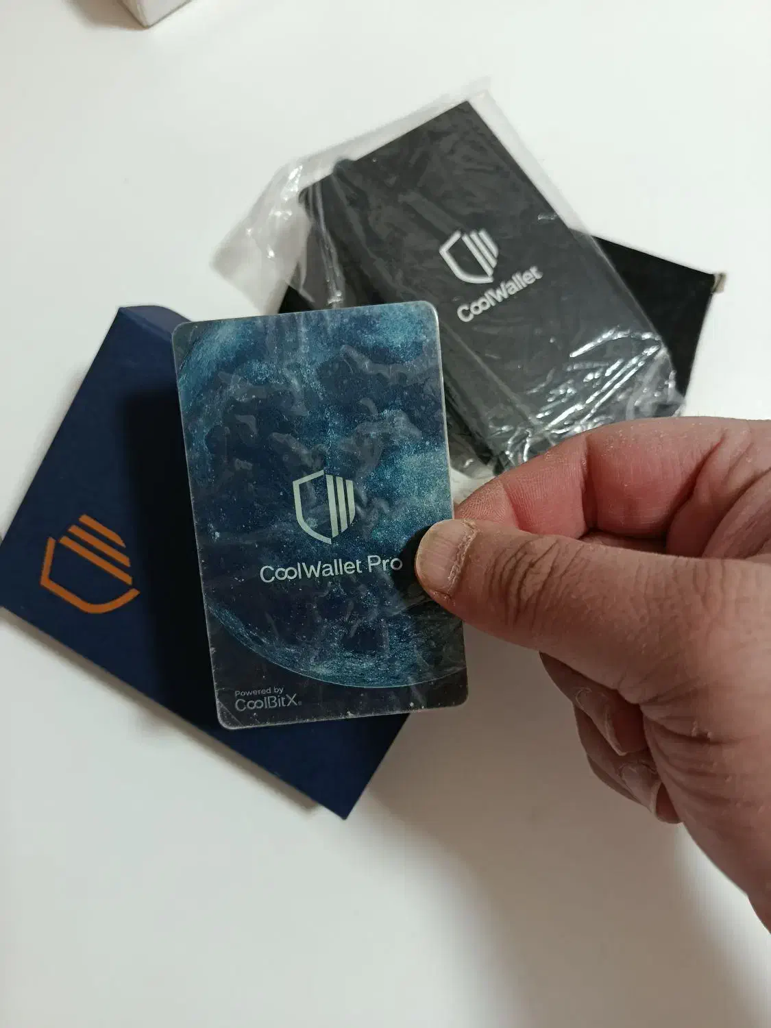 کیف پول سخت افزاری CoolWallet Pro|قطعات و لوازم جانبی رایانه|تهران, جوانمردان (اندیشه)|دیوار