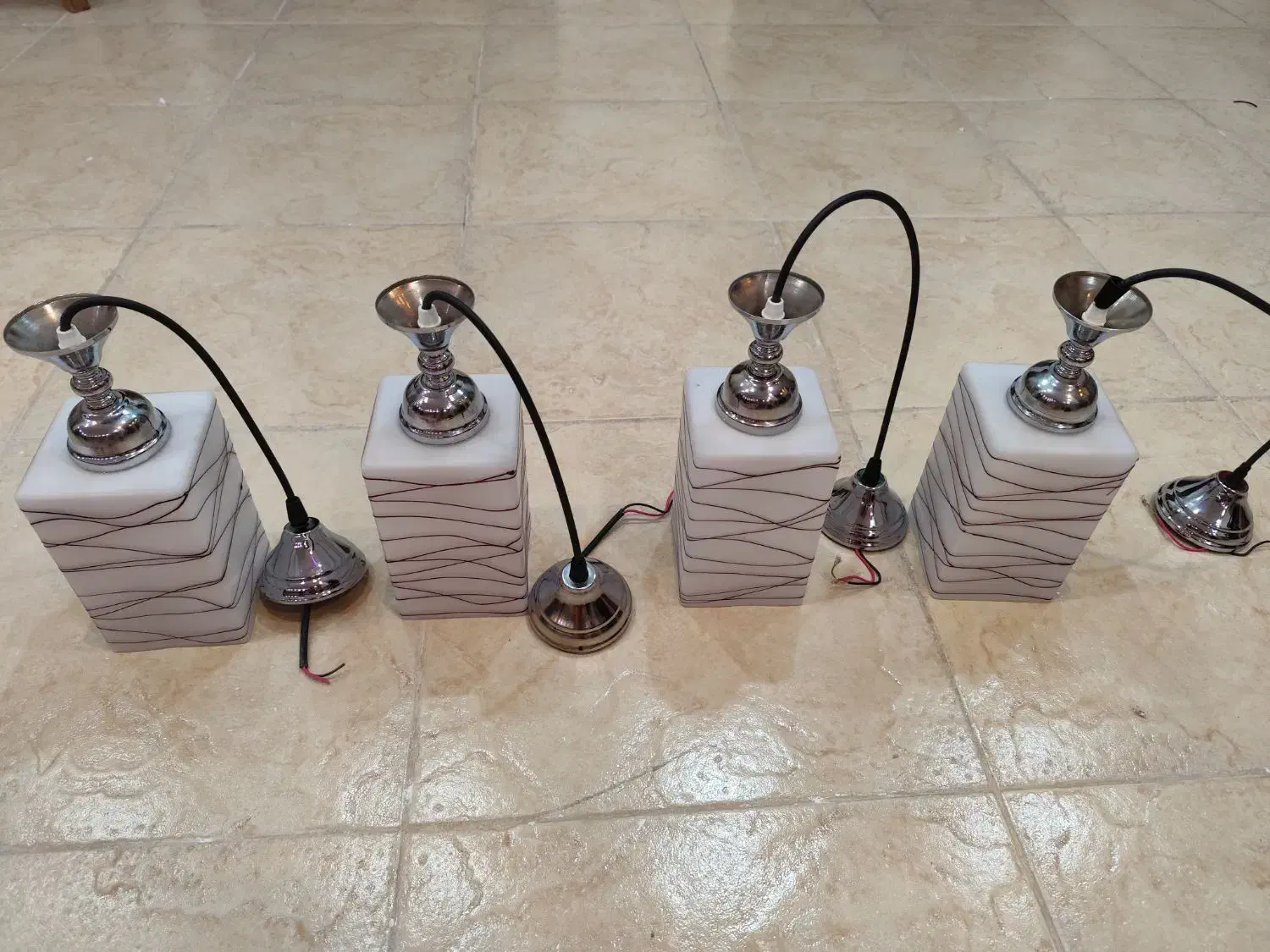 لوستر|لوستر و چراغ آویز|شیراز, شیشه‌گری|دیوار