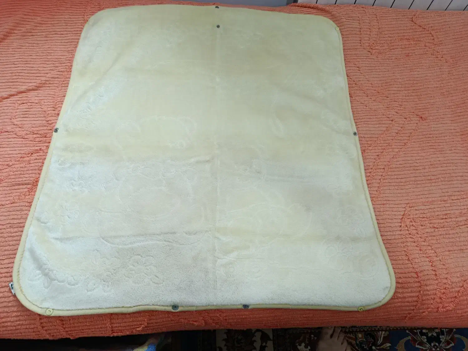 اسباب و وسایل بچه|اسباب و اثاث بچه|بندر انزلی, استادیوم|دیوار