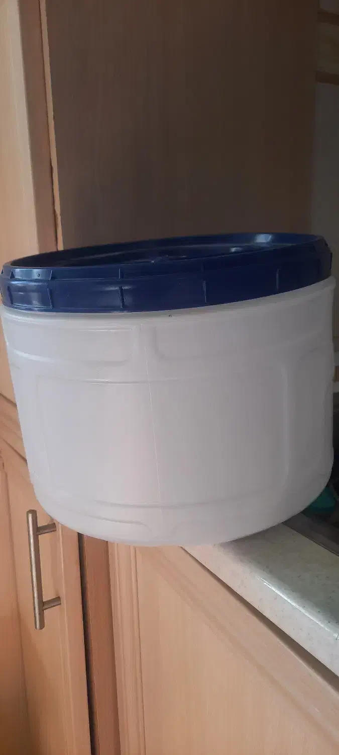 سطلهای بادوام در دو سایز|ظروف نگهدارنده، پلاستیکی، یک‌بارمصرف|مرند, |دیوار