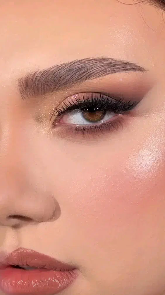 میکاپ وشنیون|خدمات آرایشگری و زیبایی|سقز, |دیوار