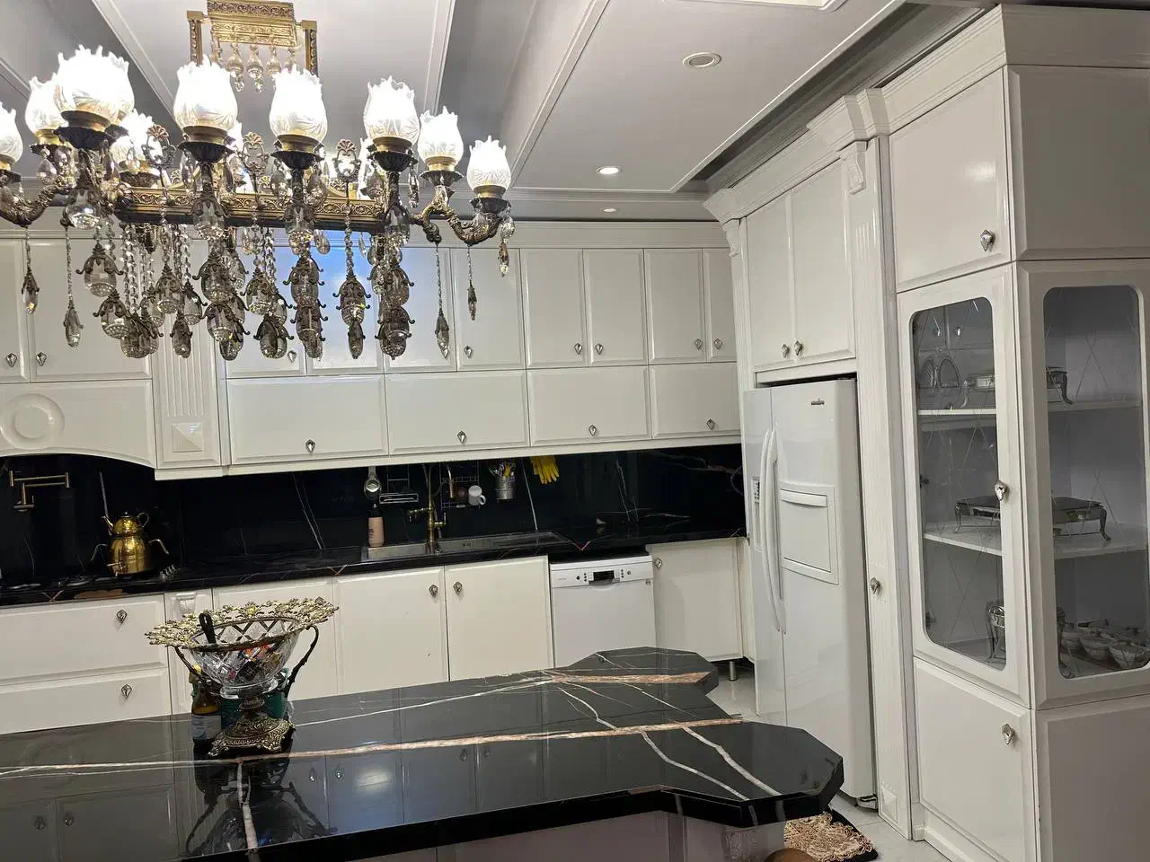 کابینت طرح انزو با رنگ پلی اورتان سفید|مصالح و تجهیزات ساختمان|باقرشهر, |دیوار