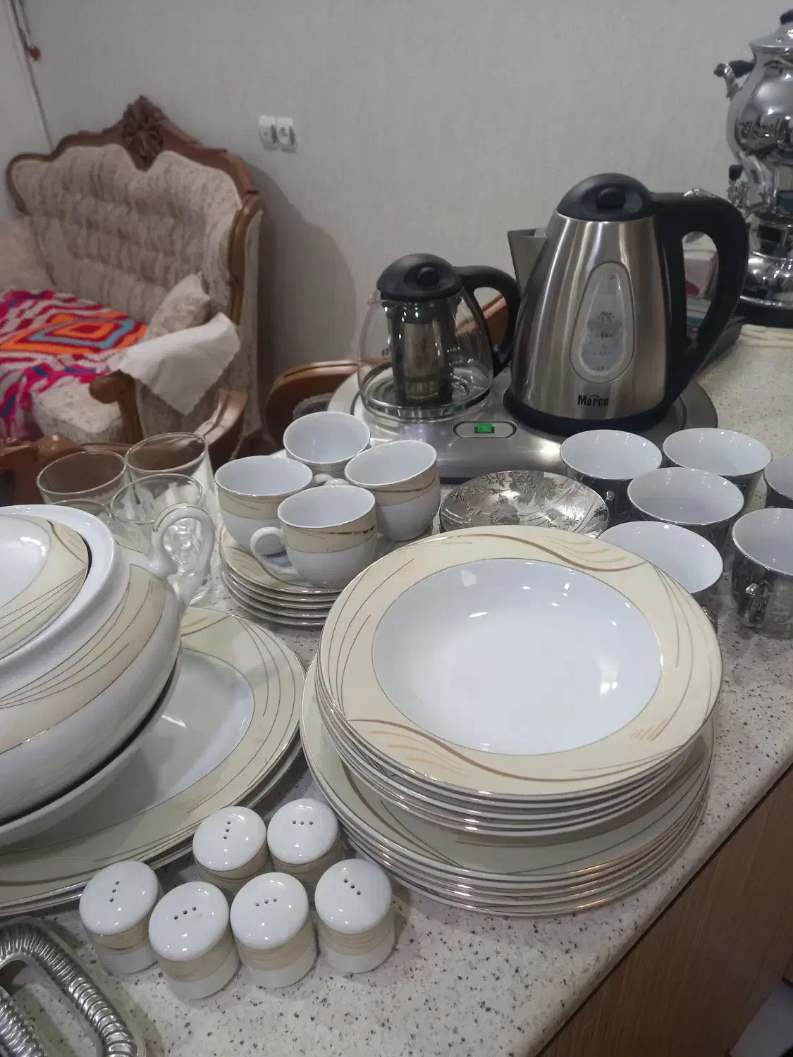 فروش ظروف و قوری گلمرغی قدیمی|ظروف سرو و پذیرایی|اسلامشهر, شهرک قائمیه|دیوار