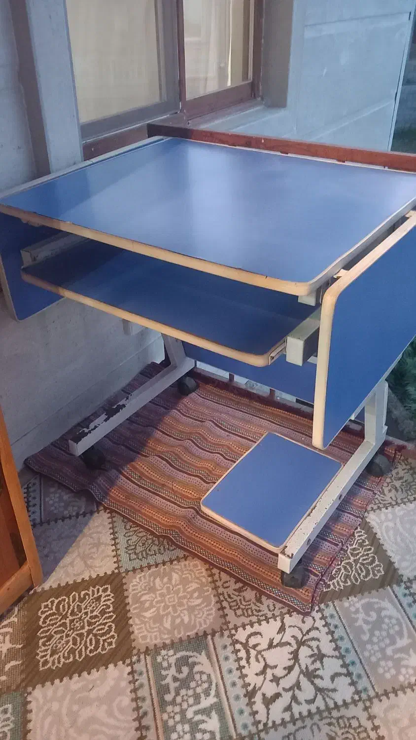 کتابخانه چوبی و میز تحریر|کتابخانه، شلف، قفسههای دیواری|رحیمآباد, |دیوار