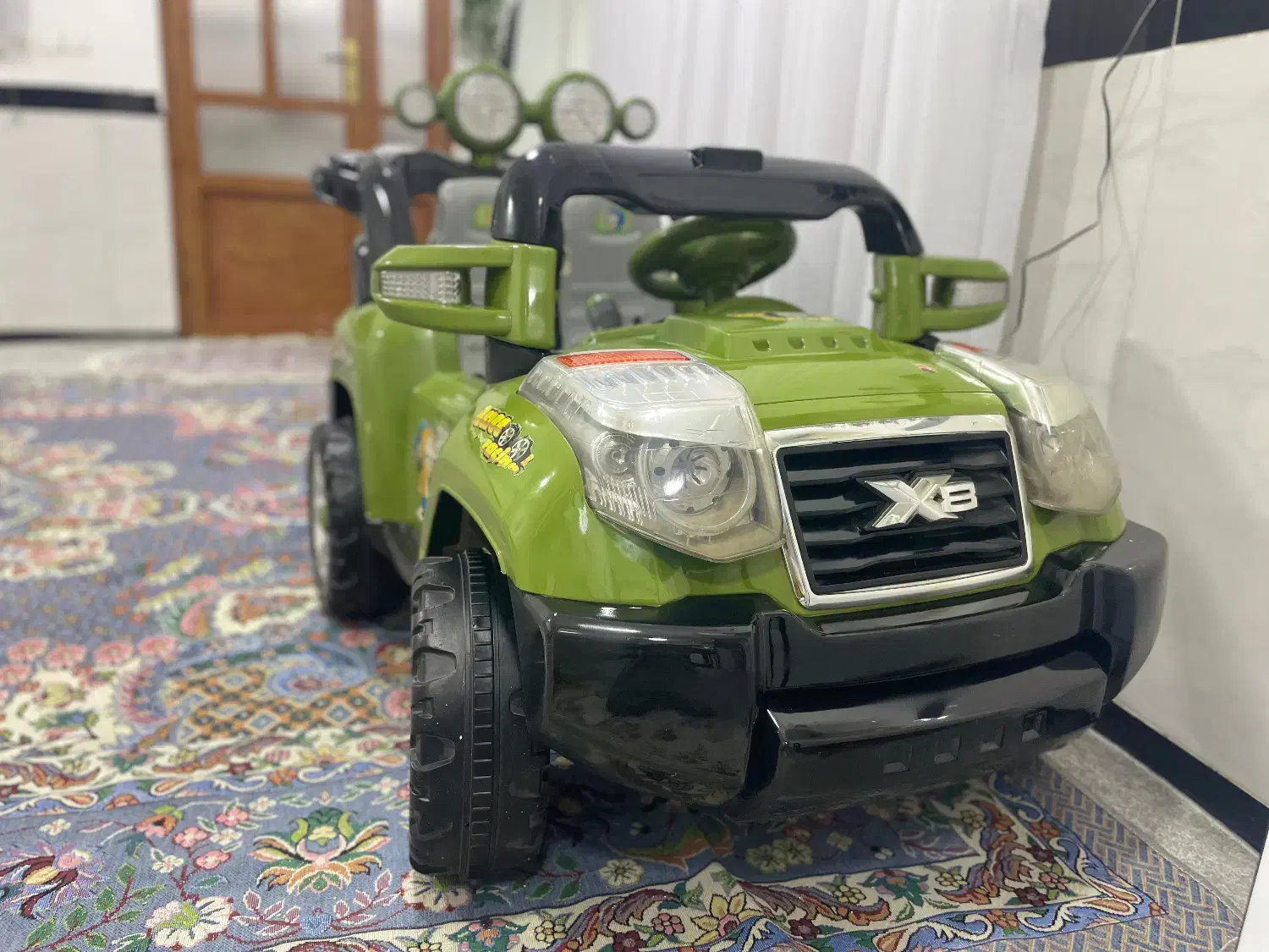 ماشین شارژ دو نفره سالم و شیک|اسباببازی بچه|جوانرود, |دیوار