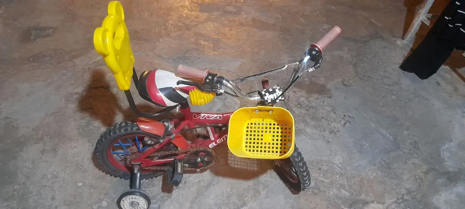 دوچرخه کوچک .برا بچه ۲ساله تا ۶یا۷ ساله .سالم|دوچرخه، اسکیت، اسکوتر|دهدشت, |دیوار