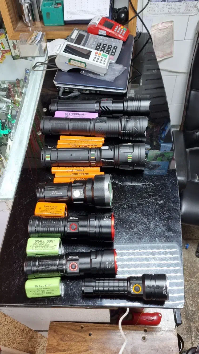 چراغ دستی معمولی و حرفه ای برد کیلومتری|کوهنوردی و کمپینگ|اهواز, نادری|دیوار