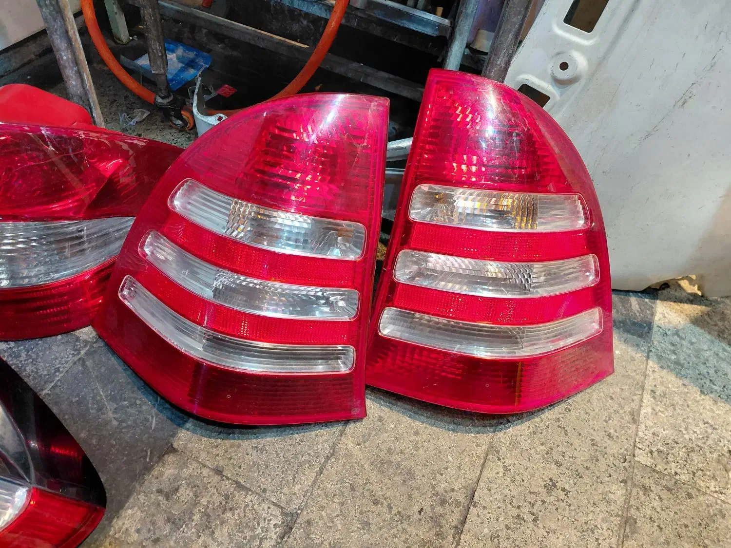 چراغ عقب بنز|قطعات یدکی و لوازم جانبی|تهران, هرندی|دیوار