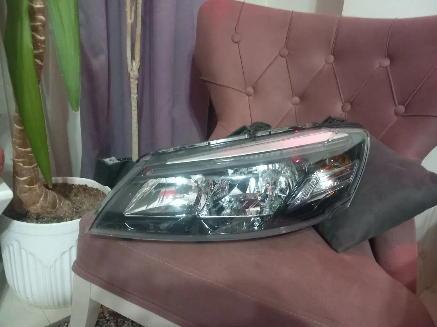 چراغ جلوی رانا پلاس|قطعات یدکی و لوازم جانبی|تهران, چیتگر شمالی|دیوار