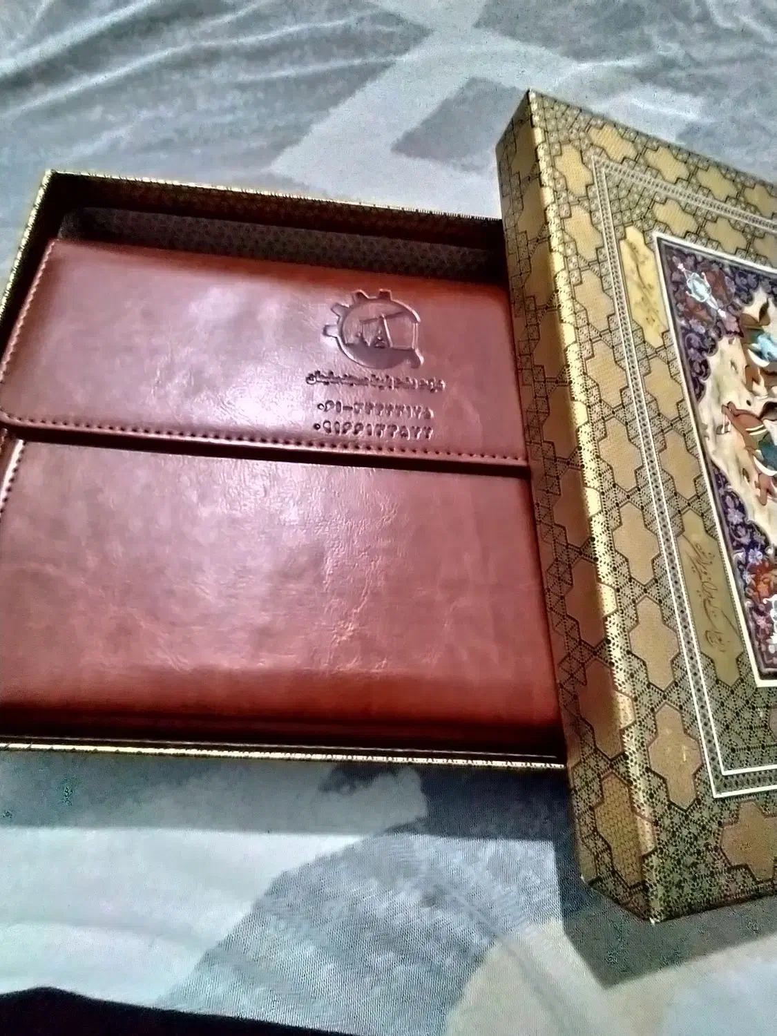 فروش سالنامه همراه جعبه.|لوازم التحریر|اهواز, فاز ۵ پاداد|دیوار