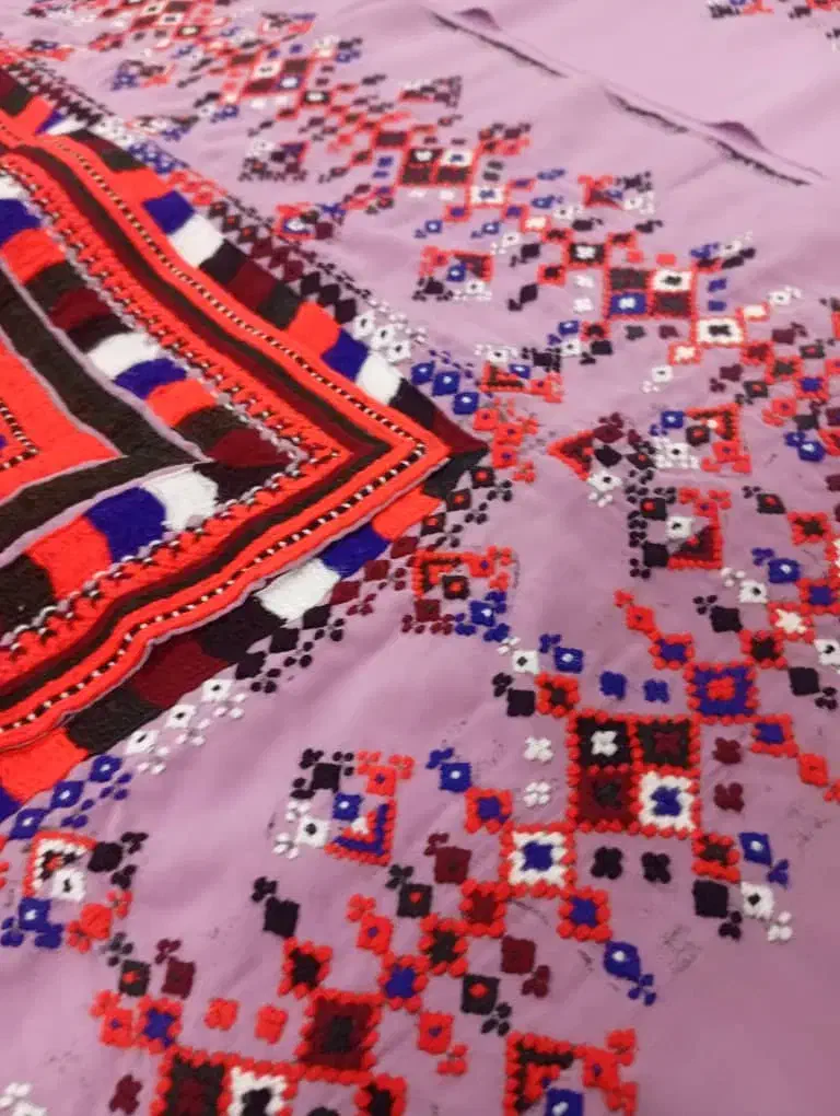 دوخت موسوم پذیرفته میشود|لباس|ایرانشهر, |دیوار