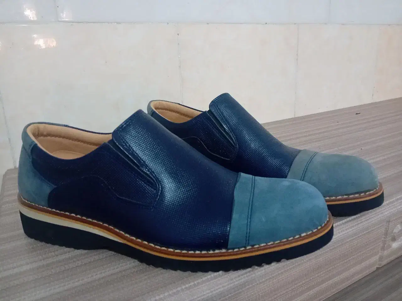 کفش|کیف، کفش، کمربند|زابل, |دیوار