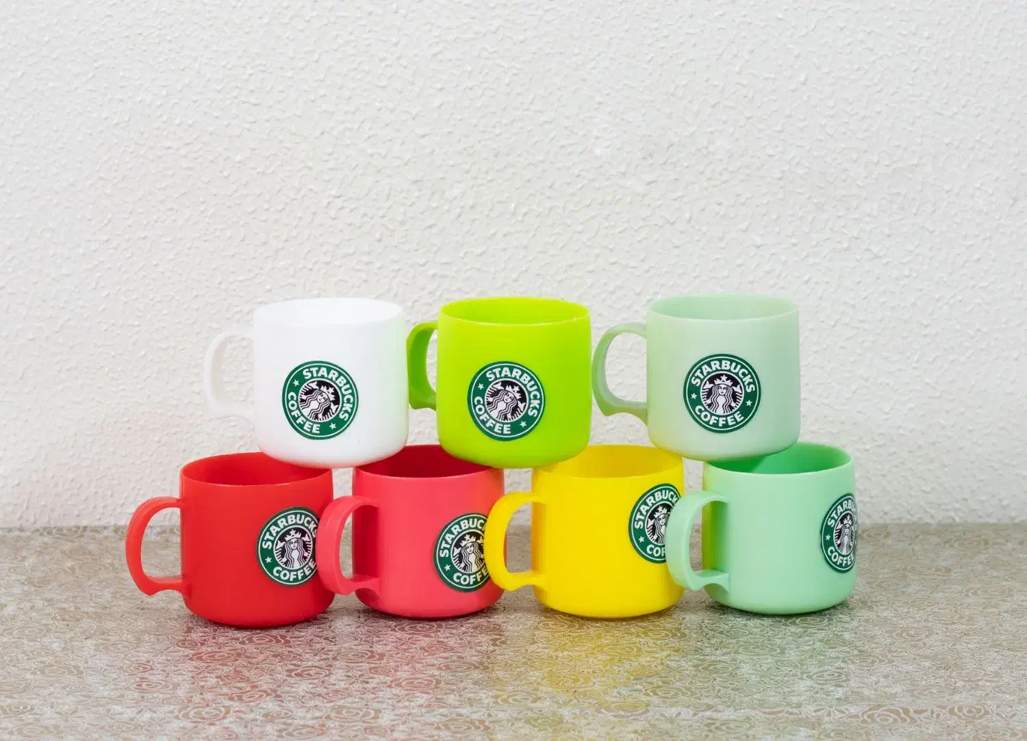 نیم لیوان دسته دار پلاستیک|ظروف سرو و پذیرایی|شاهینشهر, مخابرات (شهید بهشتی)|دیوار