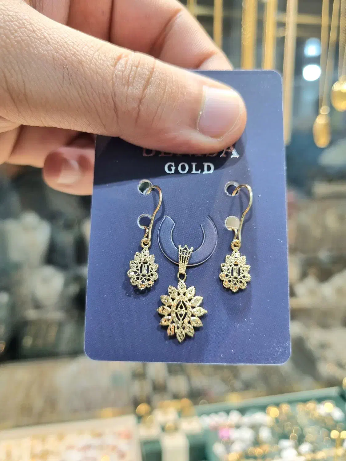 نیم ست طلا اجرت اقتصادی|جواهرات|کاشان, بازار کاشان|دیوار