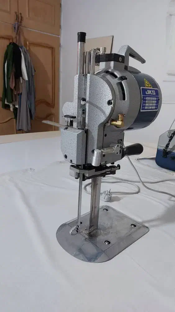 قیچی برقی ۸ اینچ جک قیچی خط زن دستگاه پرس|لوازم خیاطی و بافتنی|قم, منبع آب|دیوار