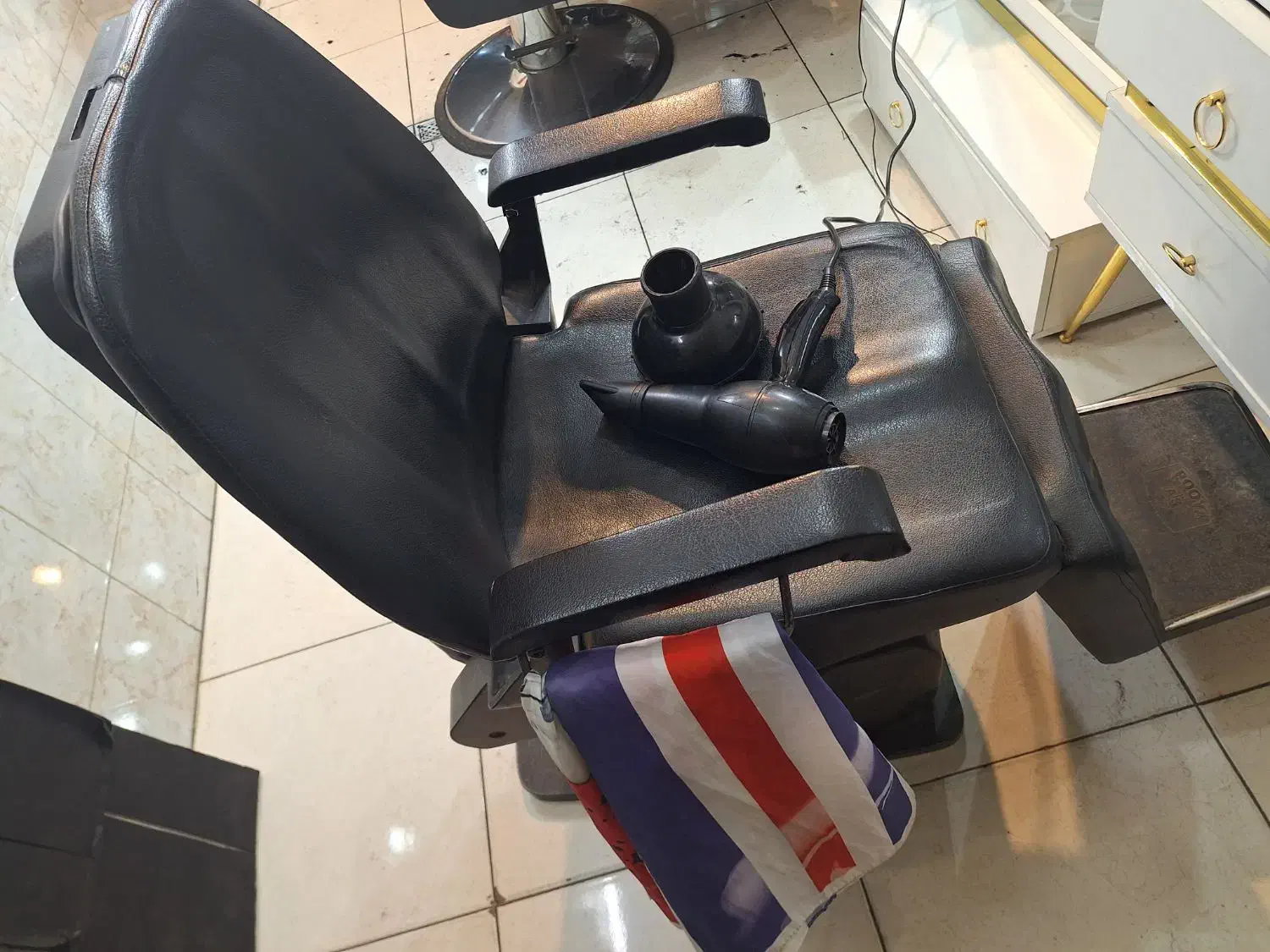 فروش دکوری و صندلی آرایشگاه|آرایشگاه و سالن‌های زیبایی|محمدشهر, محمدشهر|دیوار