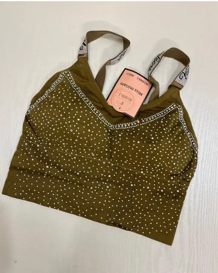 لباس زیر|لباس|کاشان, ولیعصر|دیوار