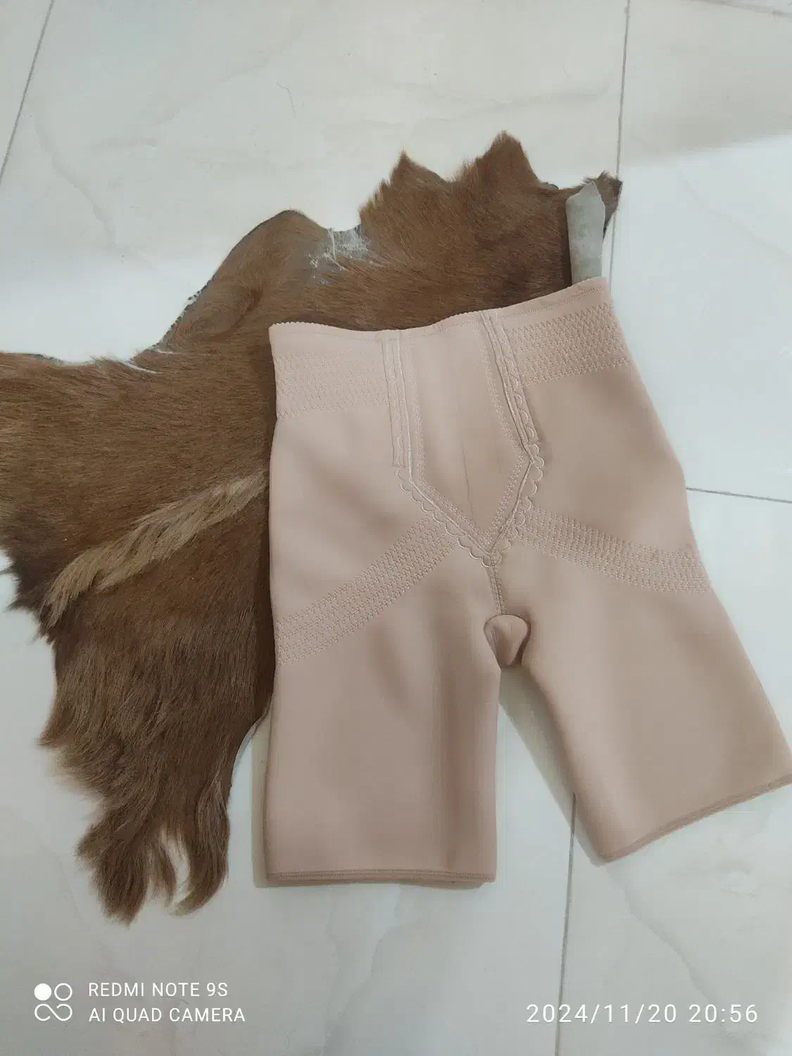 گن خارجی|لباس|سهند, |دیوار