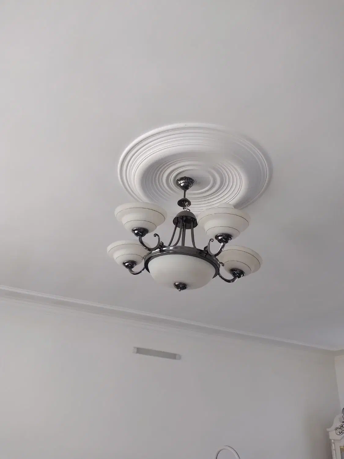 لوستر|لوستر و چراغ آویز|گلبهار, شهر جدید گلبهار|دیوار