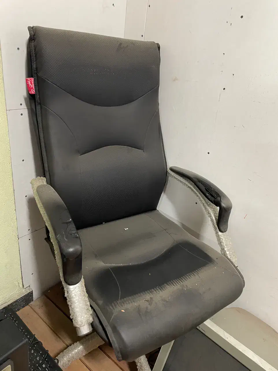 صندلی مدیریت چرخان|مبلمان اداری|رشت, توشیبا|دیوار