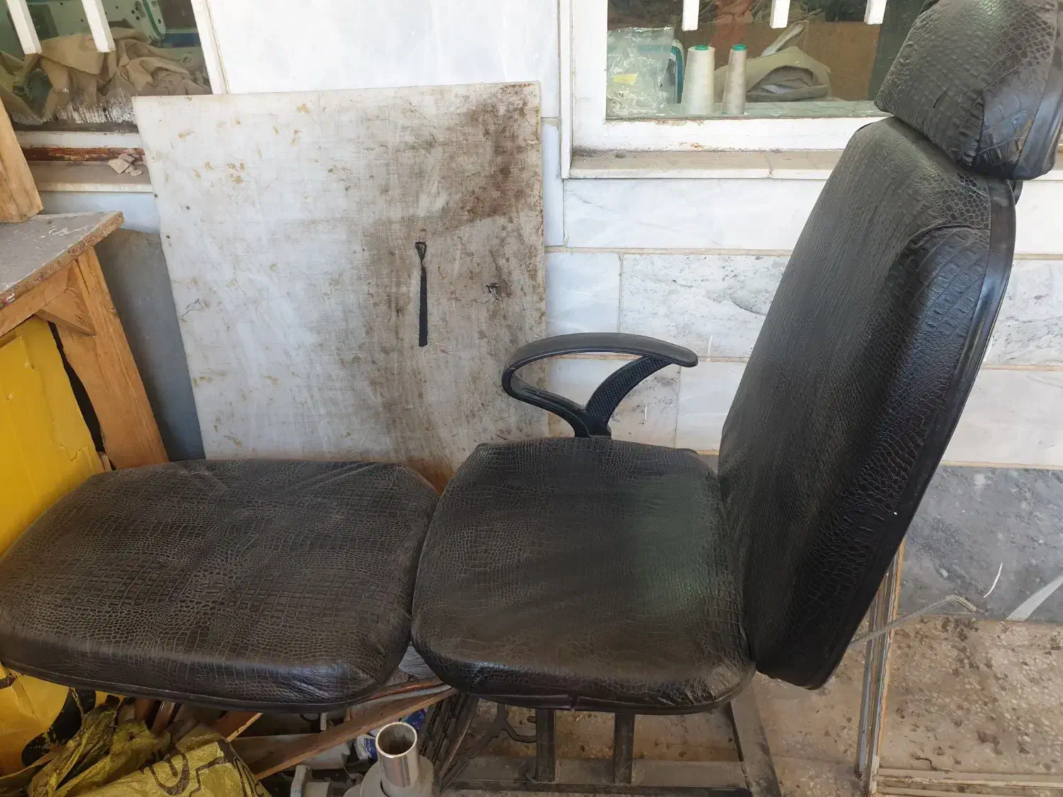 آینه و صندلی آرایشگری|حراج|بومهن, |دیوار