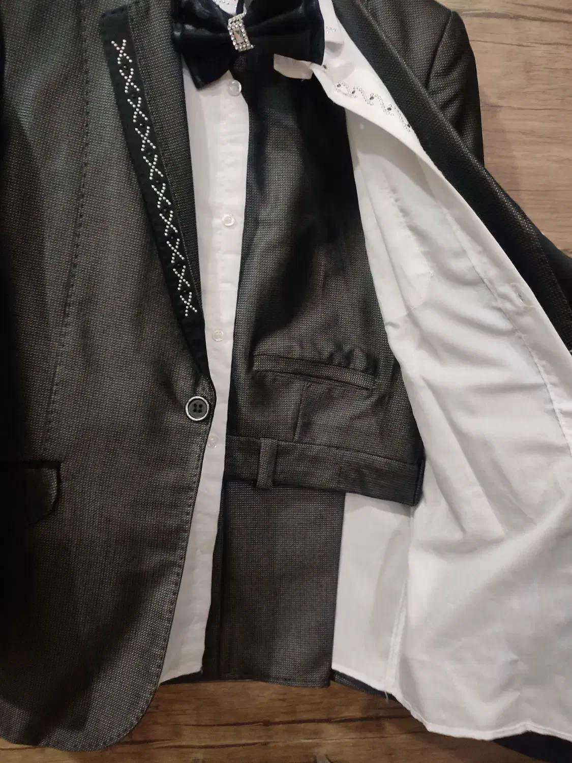 کت‌وشلوار‌همراه‌پیراهن‌وپاپیون|لباس|سنندج, |دیوار