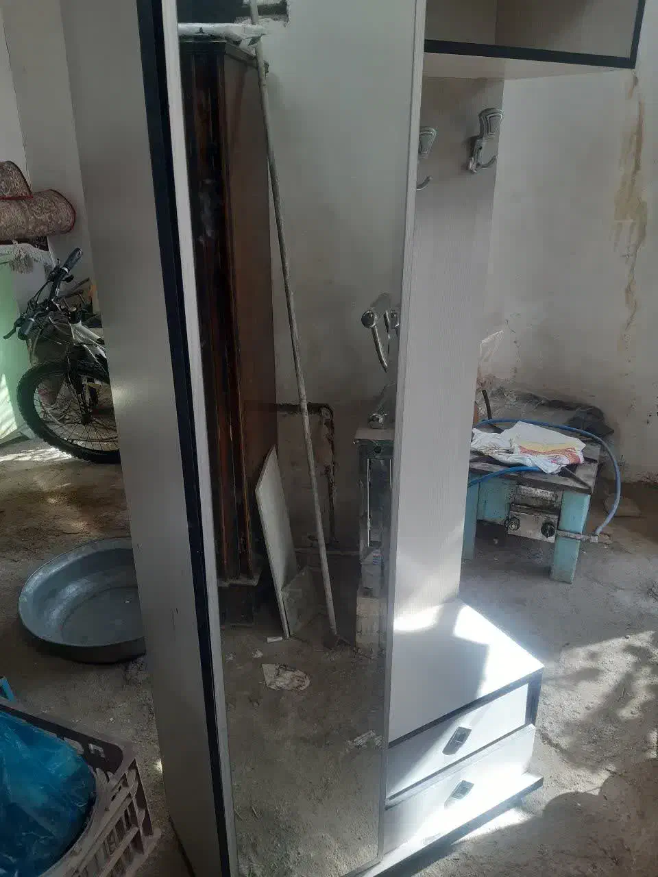 بوفه و جاکفشی سفید|بوفه، ویترین، کنسول|طبس, |دیوار